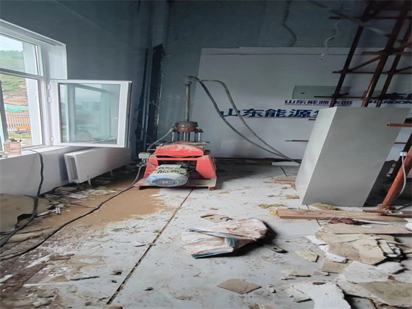 阳春地基基础下沉墙体裂缝加固注浆顶升施工